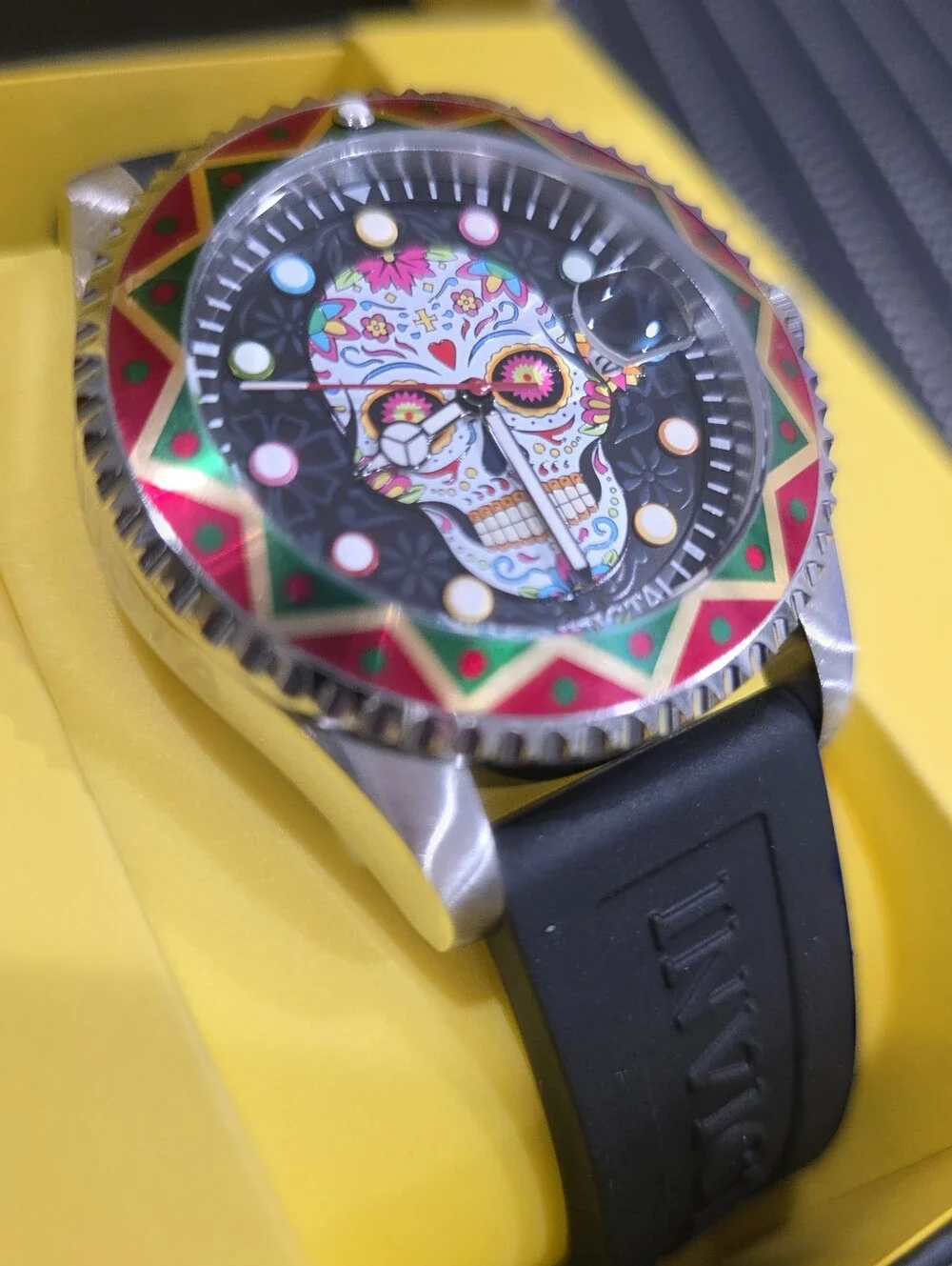 Invicta this eye
